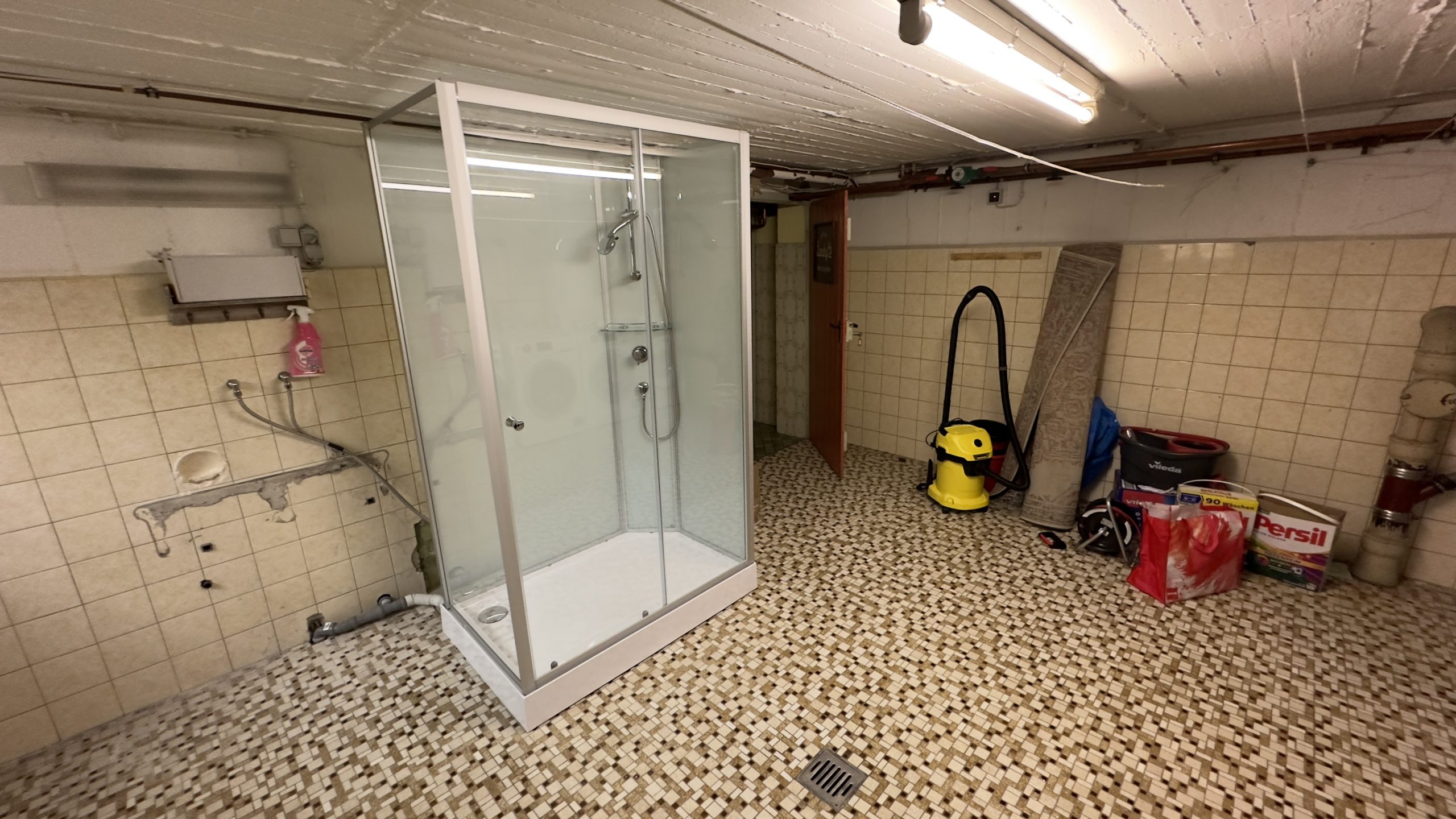 Dusche Keller